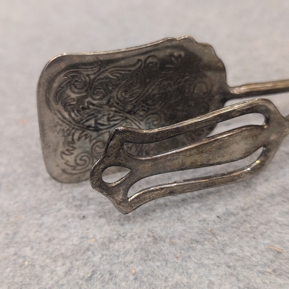Vintage Silverplate Zinc Alloy Pastry Tongs Ornate Scroll Engraved Server - Picture 2 of 8